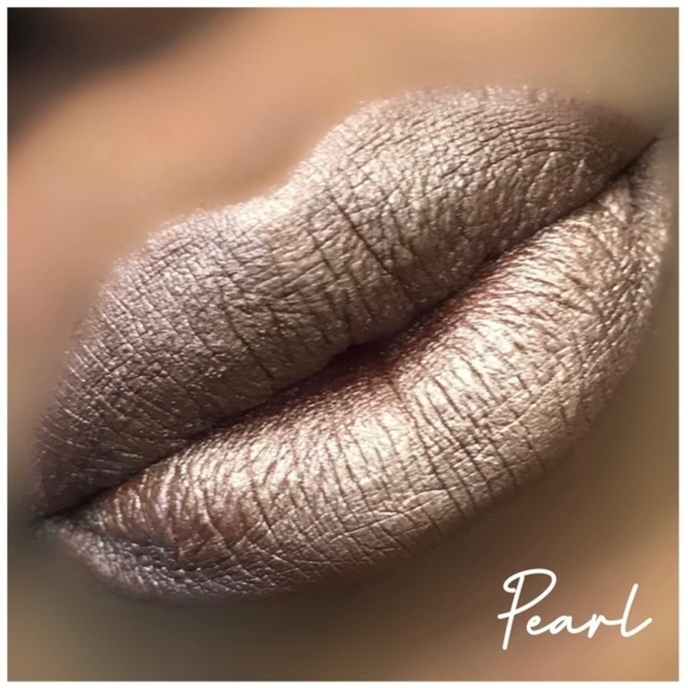 Metallic Matte Liquid Lipstick - Picture 2 of 2